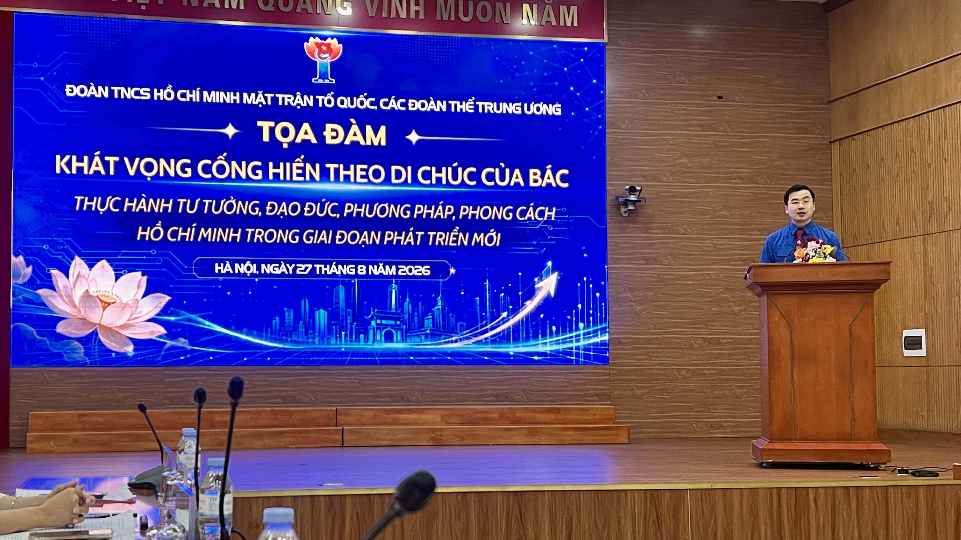 Để Di chúc của Bác tiếp tục sống trong hành động tuổi trẻ Để Di chúc của Bác tiếp tục sống trong hành động tuổi trẻ