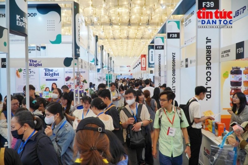 HCMC K-Brand Expo 2026 opens in Ho Chi Minh City on August 27, attracting considerable interest from visitors. (Photo: baotintuc.vn)