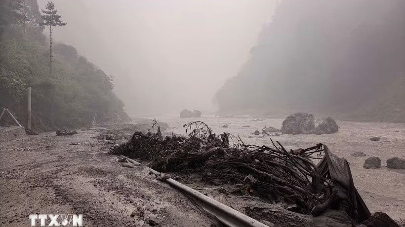 Chưa ghi nhận công dân Việt Nam bị ảnh hưởng do lũ quét tại biên giới Nepal - Trung Quốc