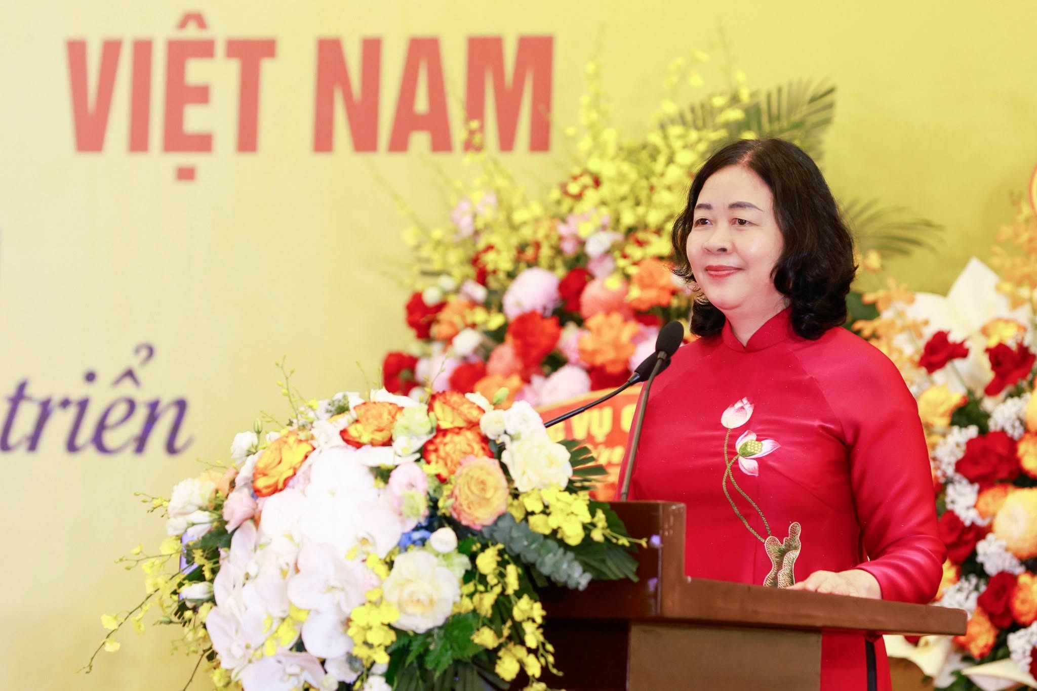 Chủ tịch Ủy ban Trung ương MTTQ Việt Nam Bùi Thị Minh Hoài 