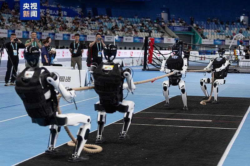 Từ robot đến AI: diện mạo mới của “sản xuất thông minh Trung Quốc” Từ robot đến AI: diện mạo mới của “sản xuất thông minh Trung Quốc”