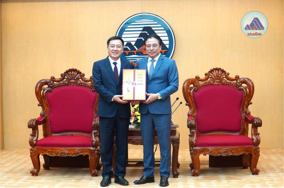 岘港与云南加强地方友好关系和多领域合作 岘港与中国云南加强地方友好关系和多领域合作