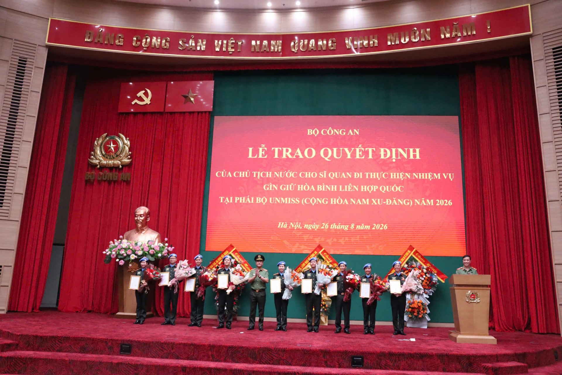 9 Vietnamese Officers Depart for UN Peacekeeping Mission in South Sudan 9 Vietnamese Officers Depart for UN Peacekeeping Mission in South Sudan