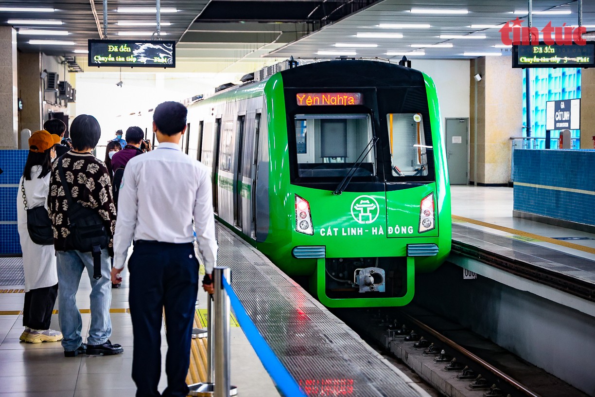 Hà Nội miễn phí vé xe buýt và đường sắt đô thị trong 5 ngày lễ. (Ảnh: T.L) Hà Nội miễn phí vé xe buýt và đường sắt đô thị trong 5 ngày lễ. (Ảnh: T.L)