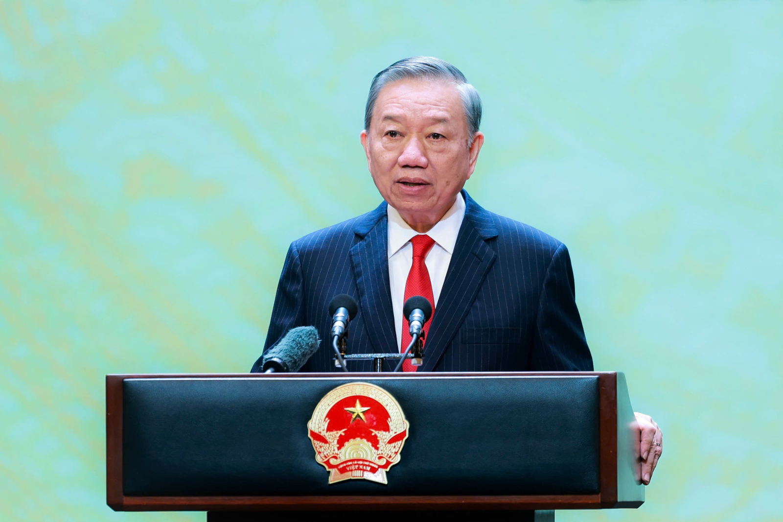 越共中央总书记、国家主席苏林在越南社会主义共和国国庆81周年纪念仪式上的演讲稿(全文) 越共中央总书记、国家主席苏林在越南社会主义共和国国庆81周年纪念仪式上的演讲稿(全文)