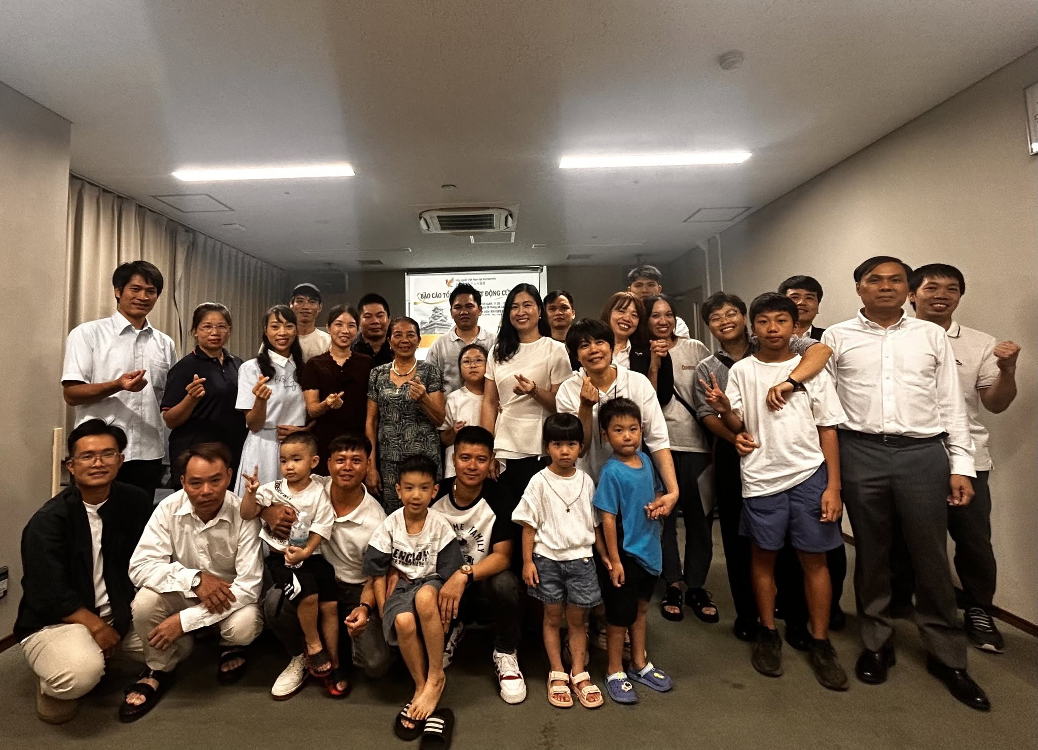 Cộng đồng người Việt hỗ trợ chính quyền tỉnh Kumamoto khắc phục ảnh hưởng bởi động đất Cộng đồng người Việt hỗ trợ chính quyền tỉnh Kumamoto khắc phục ảnh hưởng bởi động đất