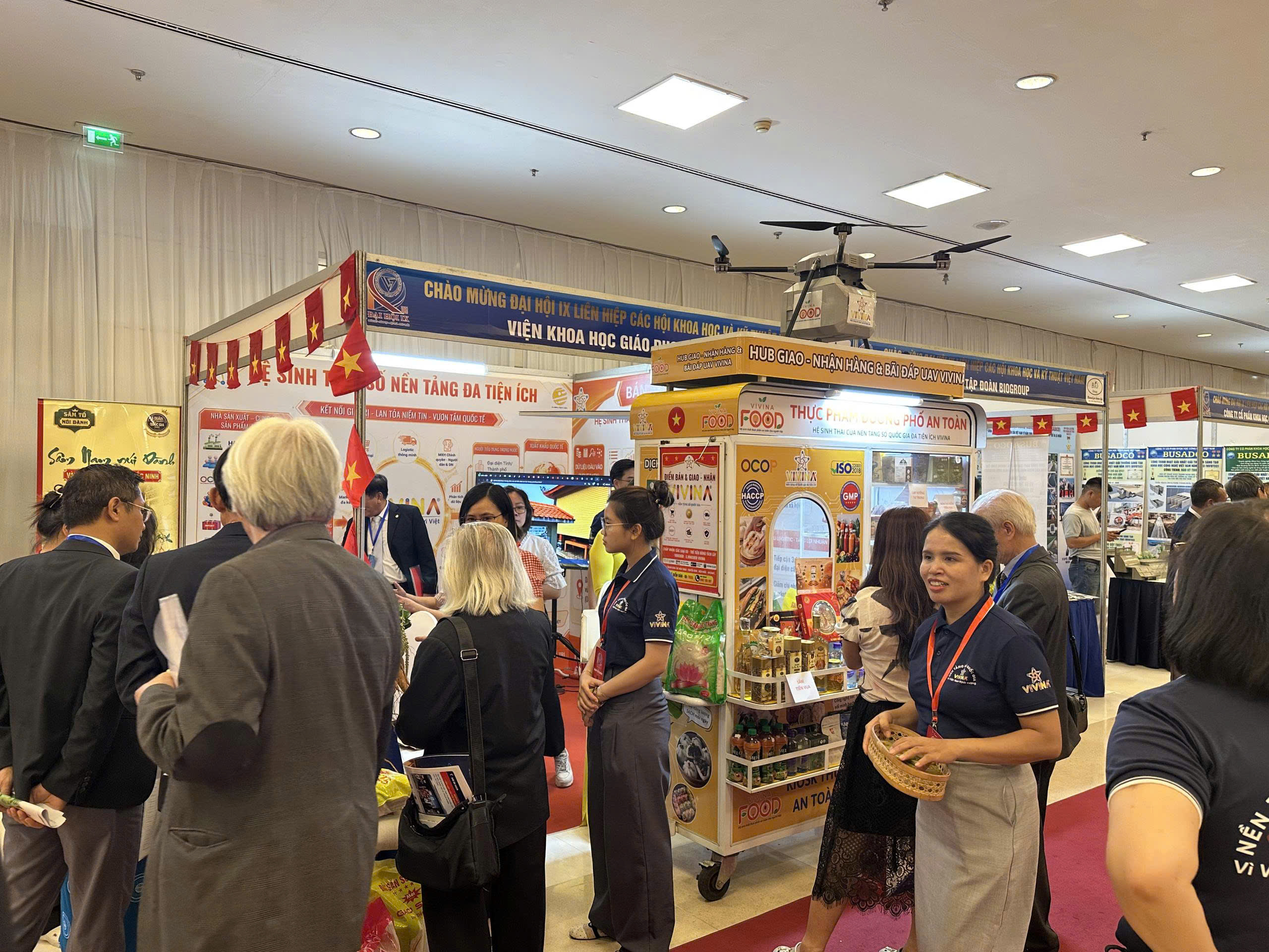 Kiosk thực phẩm công nghệ an toàn - Hub Vivina Food Kiosk thực phẩm công nghệ an toàn - Hub Vivina Food