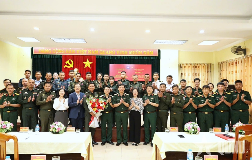 Khai mạc tập huấn công tác đối ngoại quốc phòng cho cán bộ Quân đội Hoàng gia Campuchia năm 2026. Khai mạc tập huấn công tác đối ngoại quốc phòng cho cán bộ Quân đội Hoàng gia Campuchia năm 2026.