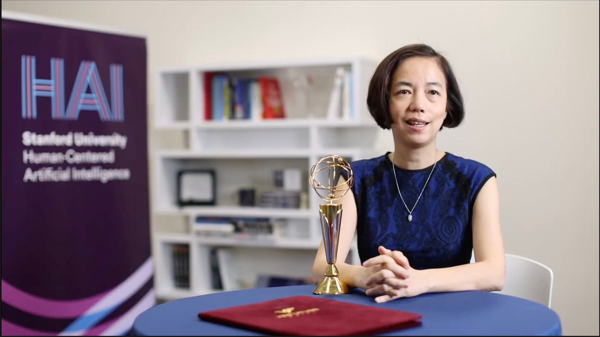 GS. Fei-Fei Li chia sẻ khi được trao Giải thưởng Chính VinFuture 2024. Ảnh: VFP. GS. Fei-Fei Li chia sẻ khi được trao Giải thưởng Chính VinFuture 2024. Ảnh: VFP.