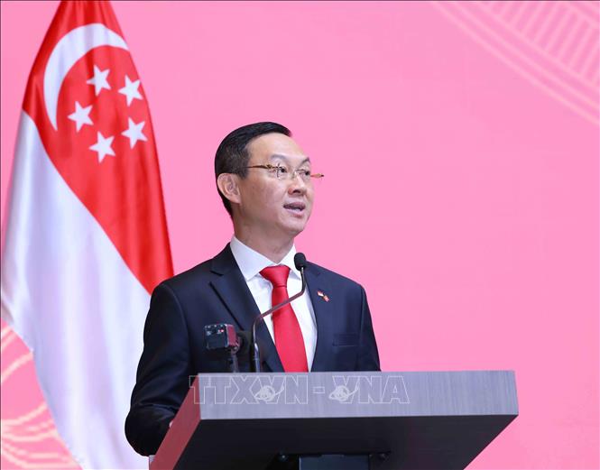 Đại sứ Việt Nam tại Singapore Trần Phước Anh đọc Diễn văn kỷ niệm. Ảnh: Phương Hoa/TTXVN Đại sứ Việt Nam tại Singapore Trần Phước Anh đọc Diễn văn kỷ niệm. Ảnh: Phương Hoa/TTXVN