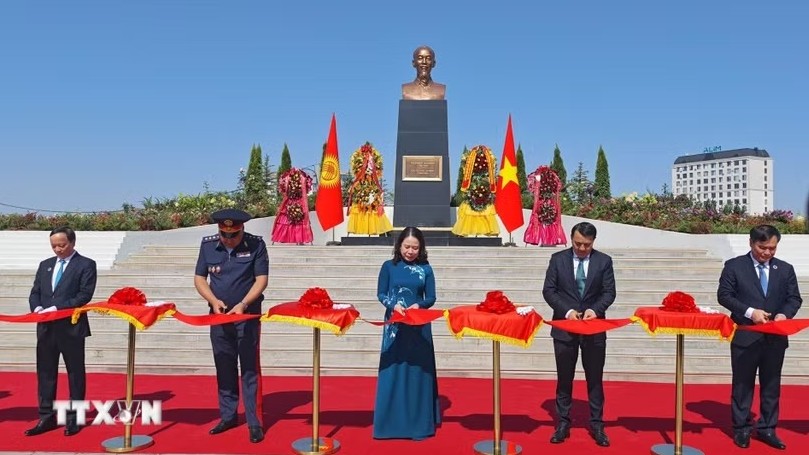 Khánh thành Tượng đài Chủ tịch Hồ Chí Minh tại thủ đô Bishkek của Kyrgystan