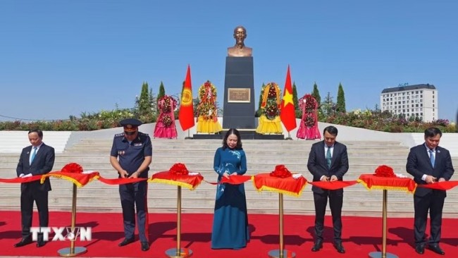 Khánh thành Tượng đài Chủ tịch Hồ Chí Minh tại thủ đô Bishkek của Kyrgystan