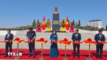 Khánh thành Tượng đài Chủ tịch Hồ Chí Minh tại thủ đô Bishkek của Kyrgystan