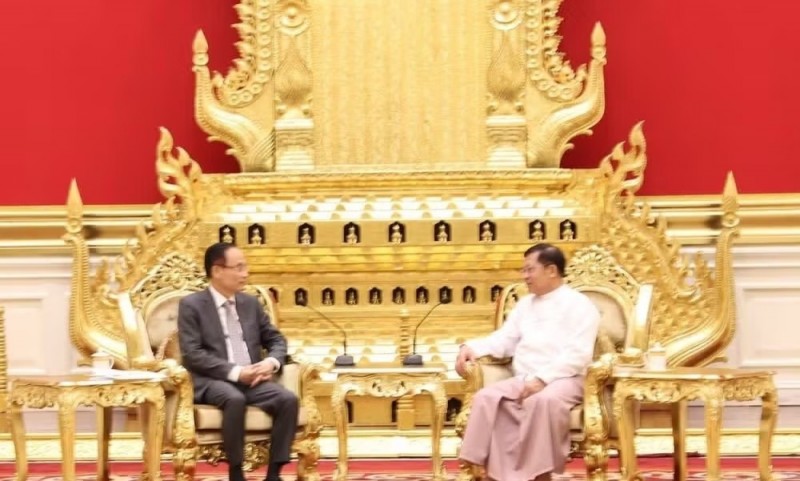 នៅក្នុងក្របខ័ណ្ឌនៃដំណើរទស្សនកិច្ចនៅមីយ៉ាន់ម៉ា ធ្វើជាសហប្រធាននៃសម័យប្រជុំលើកទី ១០ នៃគណៈកម្មាធិការចម្រុះស្តីពីកិច្ចសហប្រតិបត្តិការទ្វេភាគី នៅថ្ងៃទី ២៦ ខែសីហា ឆ្នាំ ២០២៦ សមមិត្ត Le Hoai Trung សមាជិកការិយាល័យនយោបាយ រដ្ឋមន្ត្រីក្រសួងការបរទេស បានមានបណ្តាជំនួបសម្តែងការគួរសមជាមួយប្រធានាធិបតីនៃសាធារណរដ្ឋសហភាពមីយ៉ាន់ម៉ា Min Aung Hlaing។ នៅក្នុងក្របខ័ណ្ឌនៃដំណើរទស្សនកិច្ចនៅមីយ៉ាន់ម៉ា ធ្វើជាសហប្រធាននៃសម័យប្រជុំលើកទី ១០ នៃគណៈកម្មាធិការចម្រុះស្តីពីកិច្ចសហប្រតិបត្តិការទ្វេភាគី នៅថ្ងៃទី ២៦ ខែសីហា ឆ្នាំ ២០២៦ សមមិត្ត Le Hoai Trung សមាជិកការិយាល័យនយោបាយ រដ្ឋមន្ត្រីក្រសួងការបរទេស បានមានបណ្តាជំនួបសម្តែងការគួរសមជាមួយប្រធានាធិបតីនៃសាធារណរដ្ឋសហភាពមីយ៉ាន់ម៉ា Min Aung Hlaing។