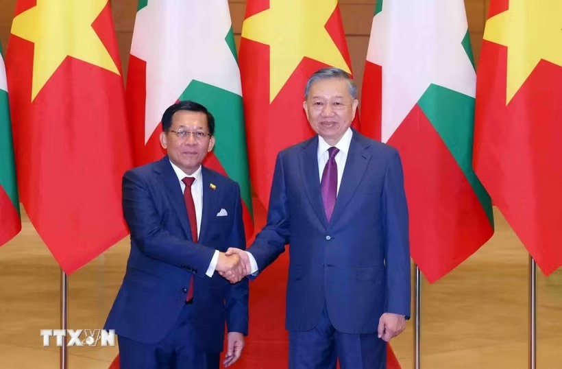 Tổng Bí thư, Chủ tịch nước Tô Lâm và Tổng thống Myanmar Min Aung Hlaing chụp ảnh chung. (Ảnh: Phạm Kiên/TTXVN) Tổng Bí thư, Chủ tịch nước Tô Lâm và Tổng thống Myanmar Min Aung Hlaing chụp ảnh chung. (Ảnh: Phạm Kiên/TTXVN)