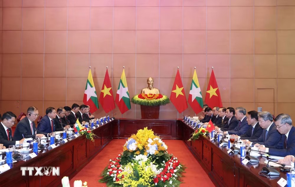 Tổng Bí thư, Chủ tịch nước Tô Lâm và Tổng thống Myanmar Min Aung Hlaing hội đàm. (Ảnh: Phạm Kiên/TTXVN) Tổng Bí thư, Chủ tịch nước Tô Lâm và Tổng thống Myanmar Min Aung Hlaing hội đàm. (Ảnh: Phạm Kiên/TTXVN)