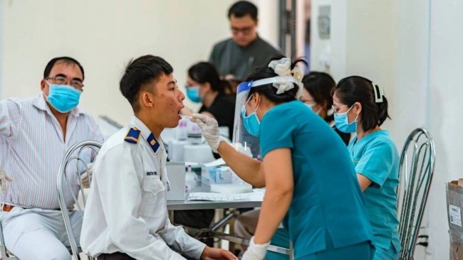 FIT giúp hơn 2.000 người dân Côn Đảo được sàng lọc lao