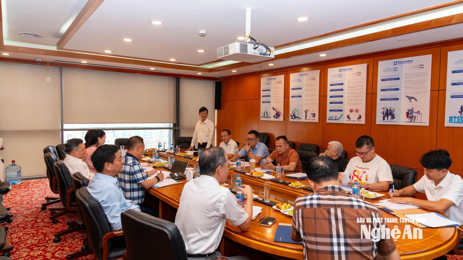 Toàn cảnh phiên họp. Ảnh: CTV Toàn cảnh phiên họp. Ảnh: CTV