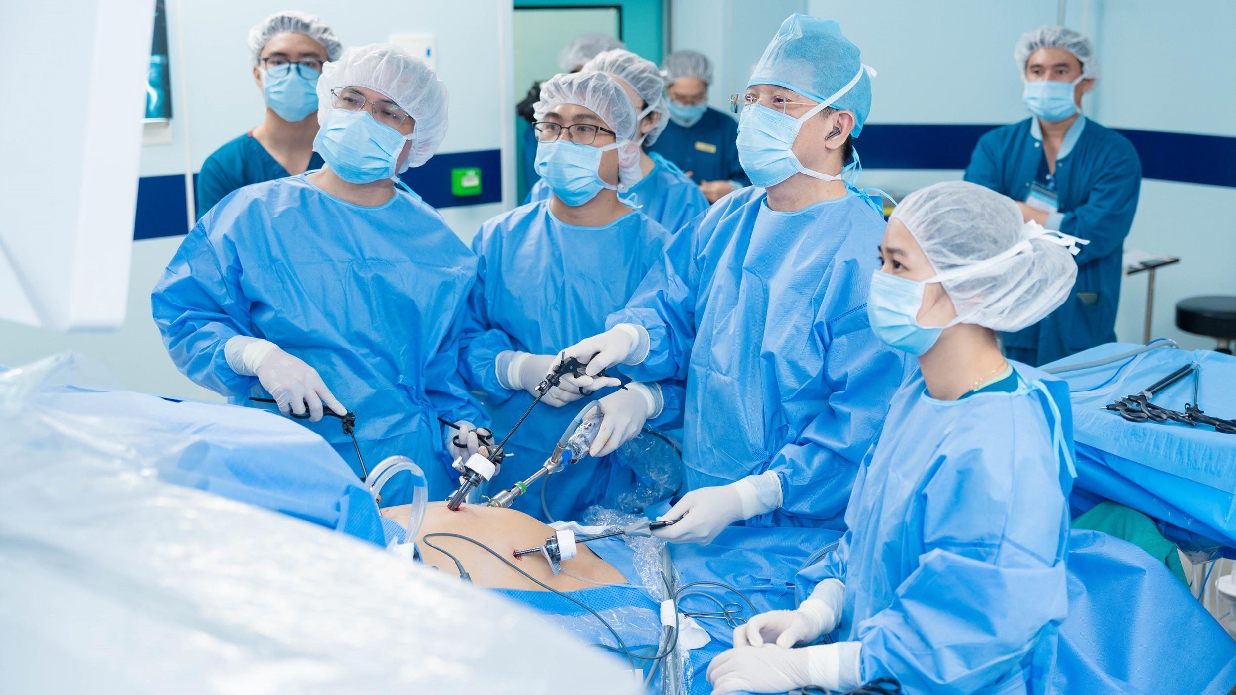 Ba ngày, hai cuộc ghép gan đặc biệt tại Vinmec: Cha cứu con, con lại cứu cha