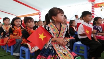 Niềm vui khai giảng ở những ngôi trường nội trú liên cấp trên biên giới Lai Châu
