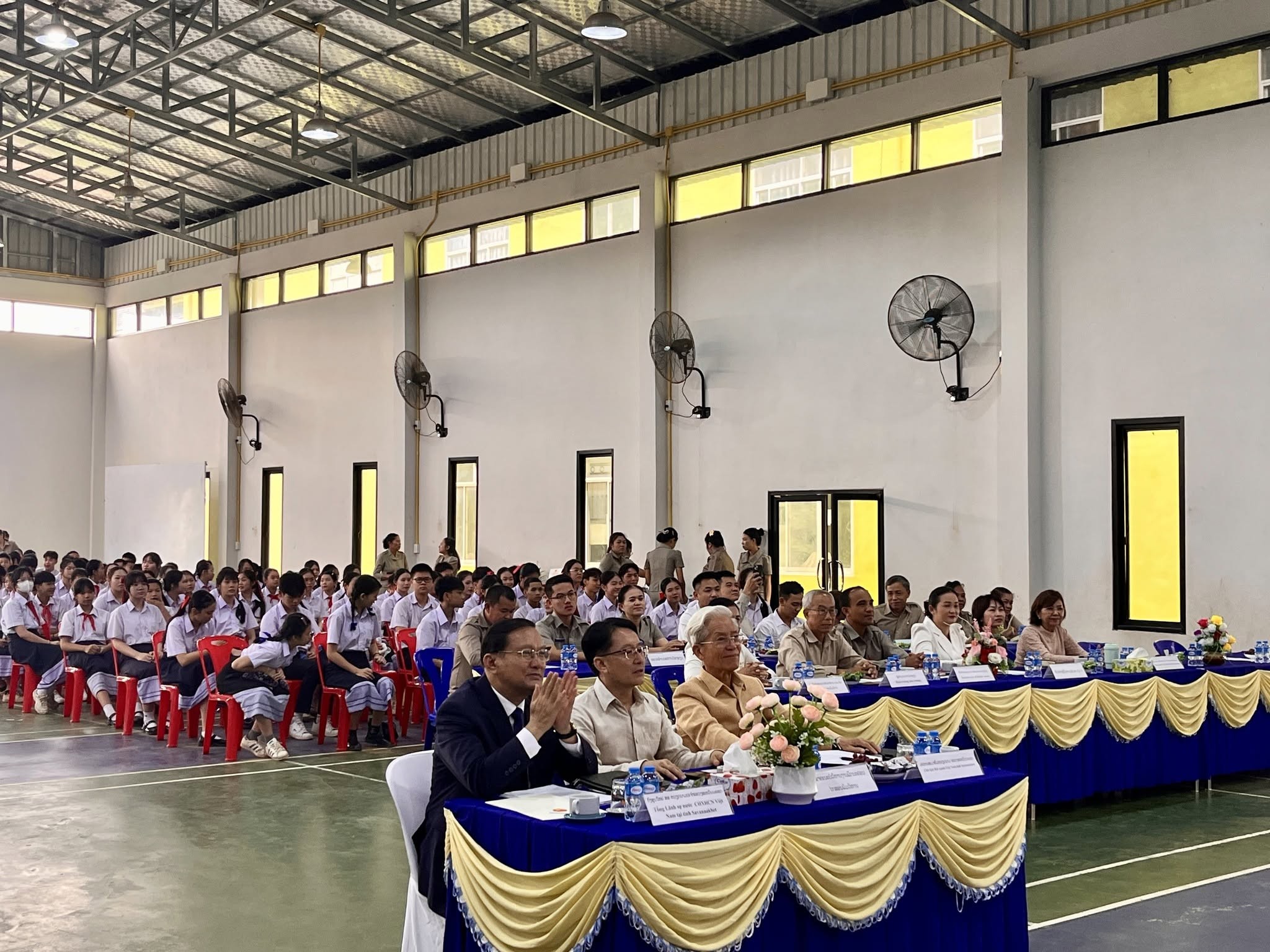 Gần 1.000 học sinh Trường Hữu nghị Lào - Việt Nam tỉnh Savannakhet bước vào năm học mới Gần 1.000 học sinh Trường Hữu nghị Lào - Việt Nam tỉnh Savannakhet bước vào năm học mới