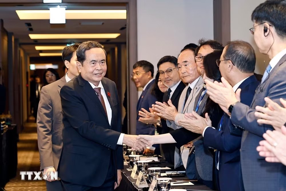 Chủ tịch Quốc hội: Thúc đẩy hoạt động hợp tác kinh tế, văn hóa Việt Nam-Hàn Quốc