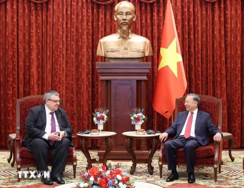 Tổng Bí thư, Chủ tịch nước Tô Lâm trả lời phỏng vấn của Hãng thông tấn TASS (Liên bang Nga). (Ảnh: Thống Nhất.TTXVN)