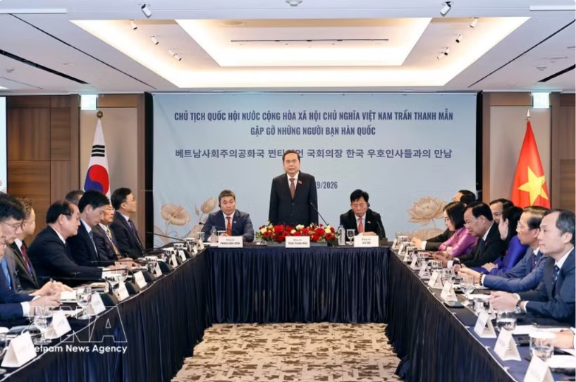 National Assembly President Tran Thanh Man speaks at a meeting with Korean friends in Seoul on September 6. (Photo: VNA) National Assembly President Tran Thanh Man speaks at a meeting with Korean friends in Seoul on September 6. (Photo: VNA)