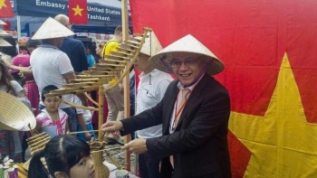 ក្តីស្រឡាញ់របស់ឪពុកនាំខ្ញុំវិលត្រឡប់មកវៀតណាម