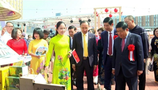 ຂະຫຍາຍຂອບຂະໜາດການແລກປ່ຽນ ຫວຽດນາມ - ຍີ່ປຸ່ນ: ອາຊາຮິກາວະ ເປັນເຈົ້າພາບຈັດງານບຸນ ຫວຽດນາມ – ຮອກໄກໂດ 2026 ເປັນຄັ້ງທຳອິດ ຂະຫຍາຍຂອບຂະໜາດການແລກປ່ຽນ ຫວຽດນາມ - ຍີ່ປຸ່ນ: ອາຊາຮິກາວະ ເປັນເຈົ້າພາບຈັດງານບຸນ ຫວຽດນາມ – ຮອກໄກໂດ 2026 ເປັນຄັ້ງທຳອິດ
