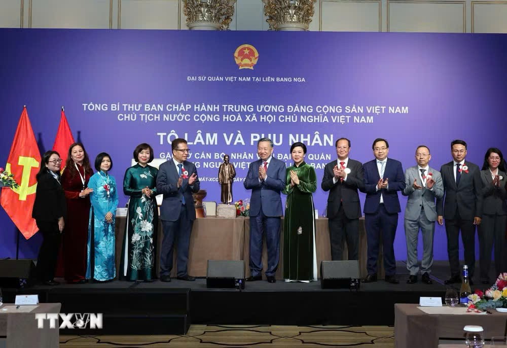 Tổng Bí thư, Chủ tịch nước mong doanh nhân người Việt tại Nga tiếp tục là hạt nhân thúc đẩy hợp tác hai nước Tổng Bí thư, Chủ tịch nước mong doanh nhân người Việt tại Nga tiếp tục là hạt nhân thúc đẩy hợp tác hai nước