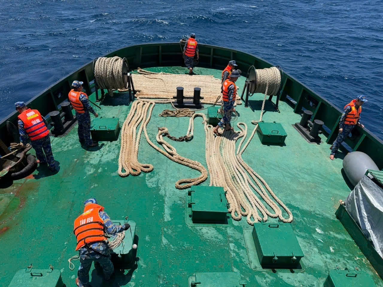 Kịp thời cứu nạn tàu cá cùng 13 ngư dân ngoài khơi Khánh Hòa Kịp thời cứu nạn tàu cá cùng 13 ngư dân ngoài khơi Khánh Hòa