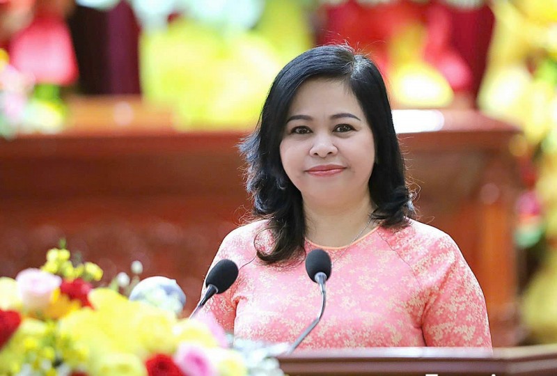 អនុបណ្ឌិត Le Thi Thanh Giang សមាជិកាគណៈអចិន្ត្រៃយ៍សហភាពបណ្តាអង្គការមិត្តភាពវៀតណាម ប្រធានសហភាពបណ្តាអង្គការមិត្តភាពទីក្រុង Can Tho។