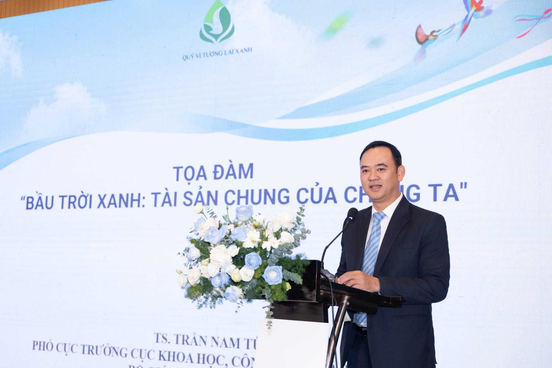 TS. Trần Nam Tú, Phó Cục trưởng, Cục Khoa học, Công nghệ và Thông tin - Bộ Giáo dục & Đào tạo, nhấn mạnh cải thiện chất lượng không khí cần sự chung tay của nhiều bên – từ Nhà nước, giới khoa học, doanh nghiệp, các tổ chức xã hội, cộng đồng đến mỗi cá nhân. TS. Trần Nam Tú, Phó Cục trưởng, Cục Khoa học, Công nghệ và Thông tin - Bộ Giáo dục & Đào tạo, nhấn mạnh cải thiện chất lượng không khí cần sự chung tay của nhiều bên – từ Nhà nước, giới khoa học, doanh nghiệp, các tổ chức xã hội, cộng đồng đến mỗi cá nhâ