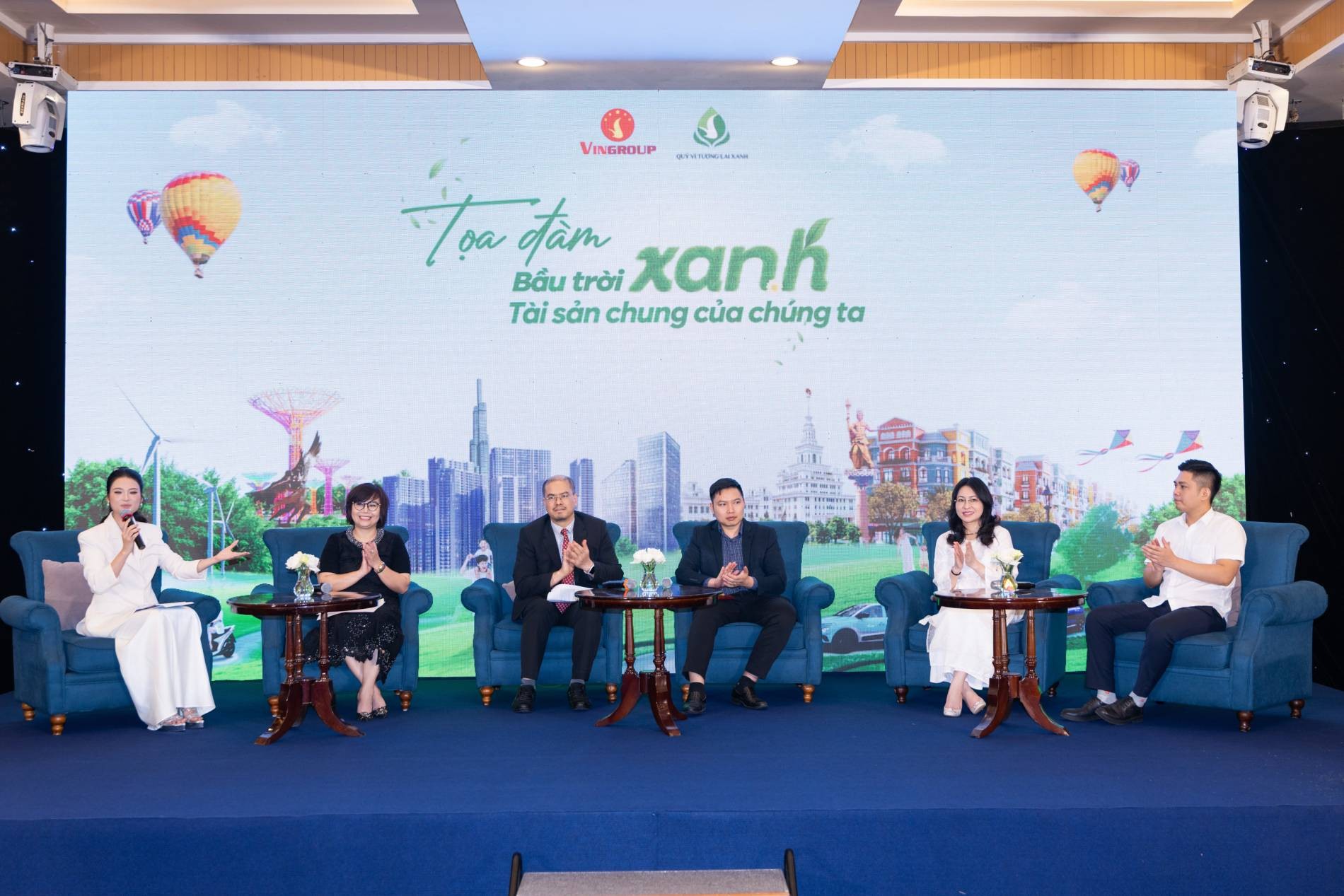 Các diễn giả chia sẻ tại tọa đàm. Các diễn giả chia sẻ tại tọa đàm.