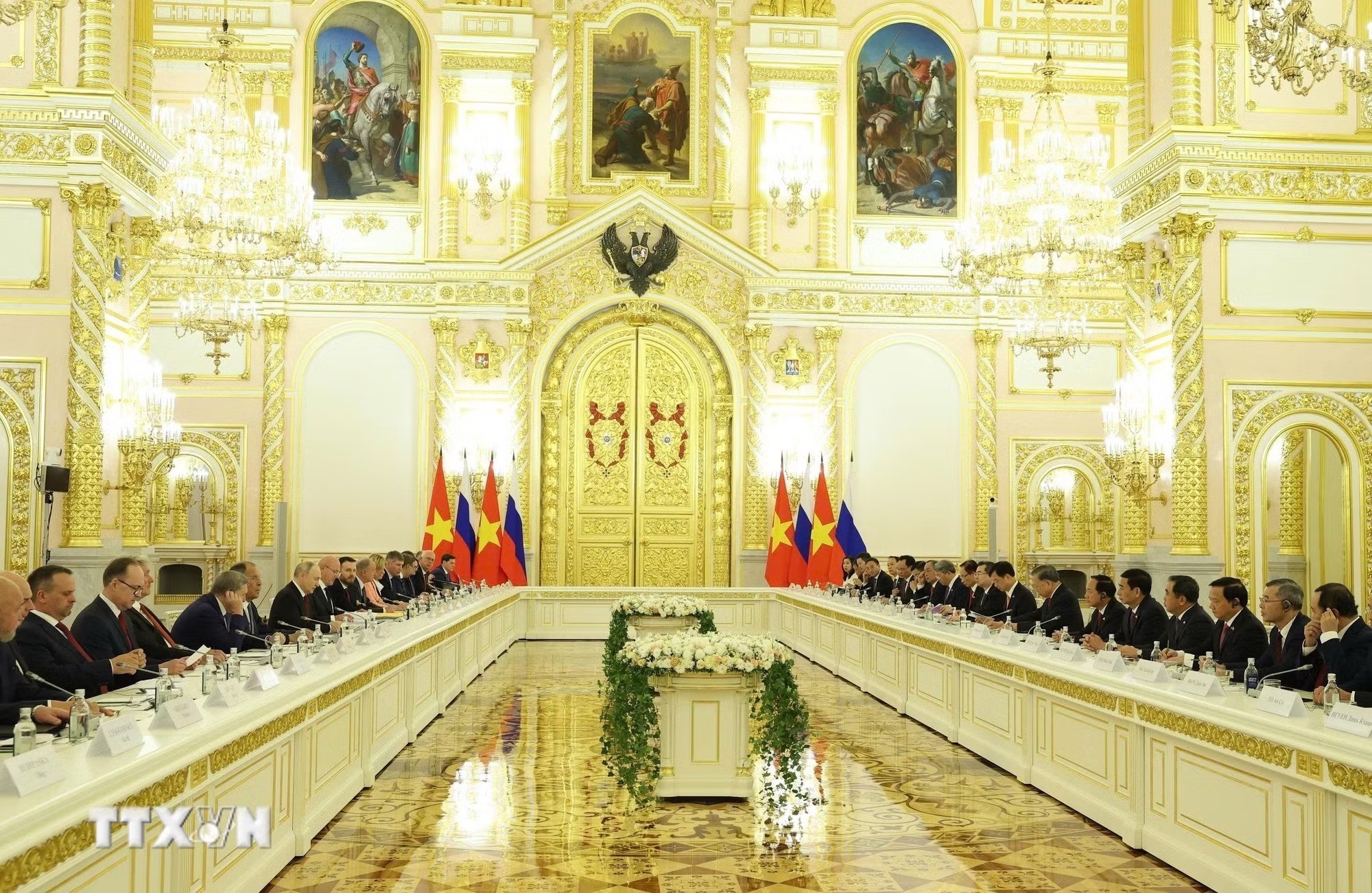Tổng Bí thư, Chủ tịch nước Tô Lâm hội đàm chính thức với Tổng thống Liên bang Nga Vladimir Putin. (Ảnh: Thống Nhất/TTXVN) Tổng Bí thư, Chủ tịch nước Tô Lâm hội đàm chính thức với Tổng thống Liên bang Nga Vladimir Putin. (Ảnh: Thống Nhất/TTXVN)