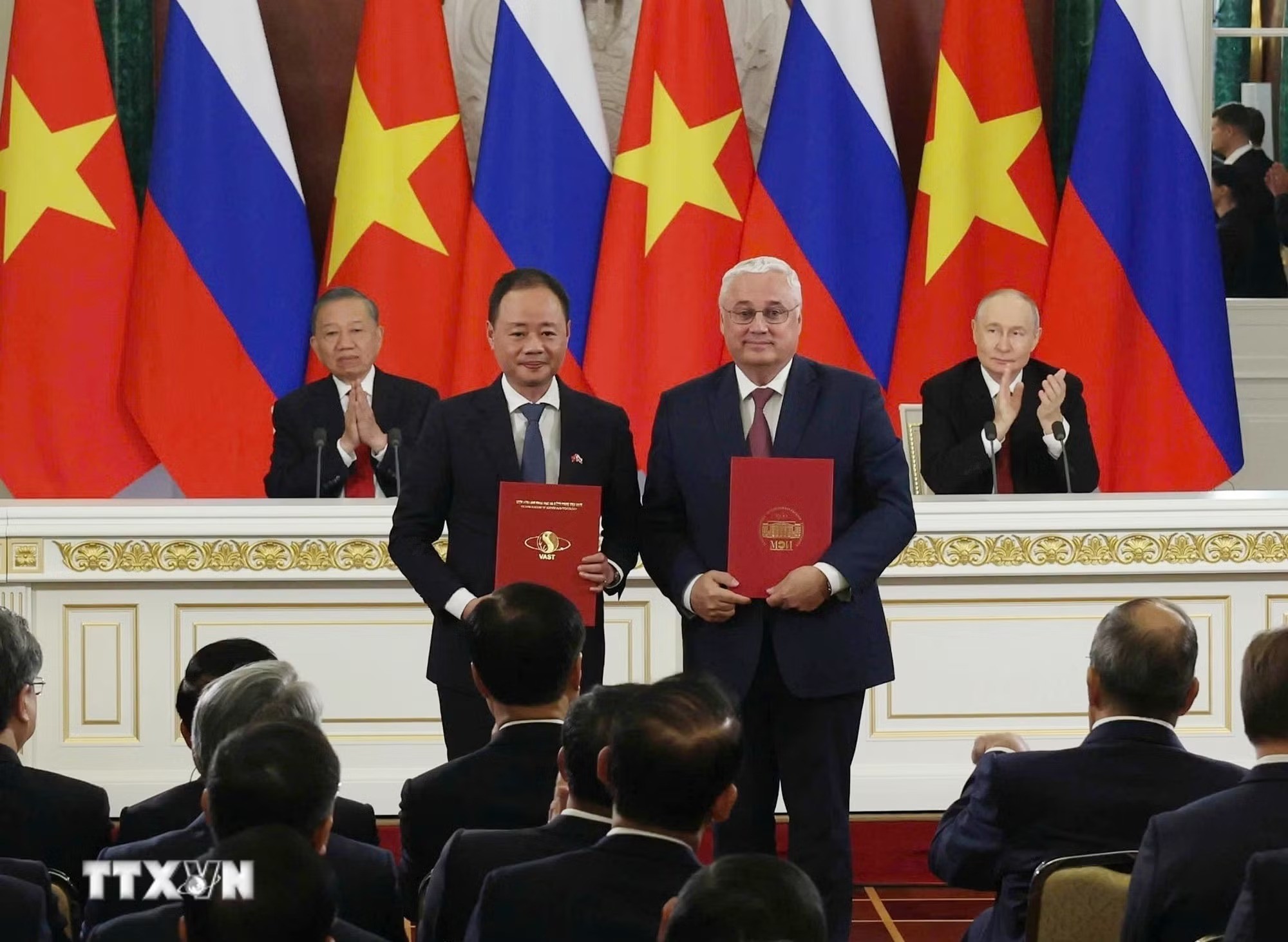 Tuyên bố chung về việc củng cố hơn nữa Quan hệ Đối tác Chiến lược toàn diện Việt Nam-Nga trong giai đoạn mới Tuyên bố chung về việc củng cố hơn nữa Quan hệ Đối tác Chiến lược toàn diện Việt Nam-Nga trong giai đoạn mới