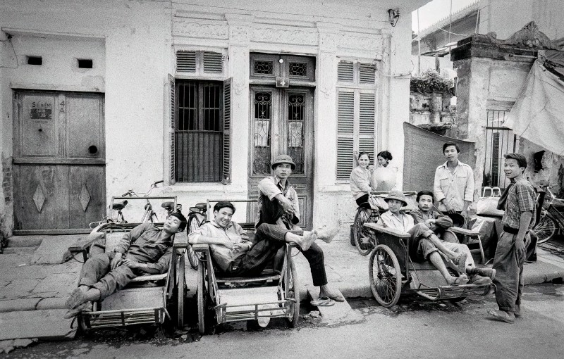 ក្រុមអ្នកធាក់ស៊ីក្លូនៅលើវិថី Nguyen Quang Bich ខែ វិច្ឆិកា ឆ្នាំ ១៩៩២។