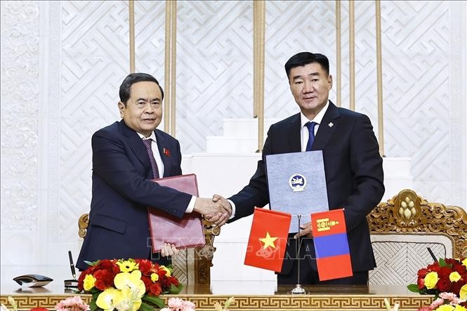 Quốc hội Việt Nam và Quốc hội Mông Cổ ký Bản ghi nhớ hợp tác Quốc hội Việt Nam và Quốc hội Mông Cổ ký Bản ghi nhớ hợp tác