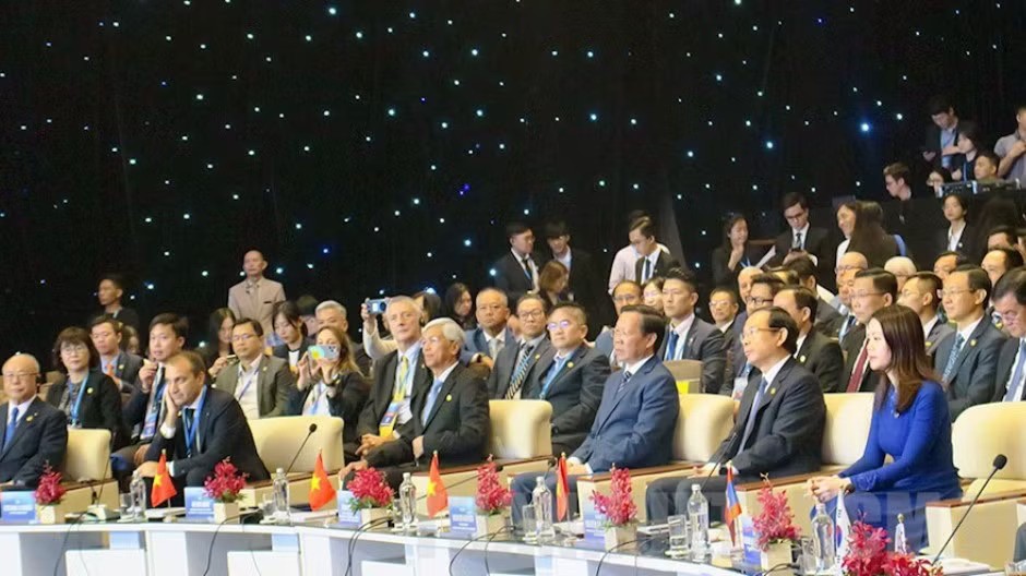 Đối thoại hữu nghị TP. Hồ Chí Minh. (Ảnh: Báo Nhân dân).) Đối thoại hữu nghị TP. Hồ Chí Minh. (Ảnh: Báo Nhân dân).)