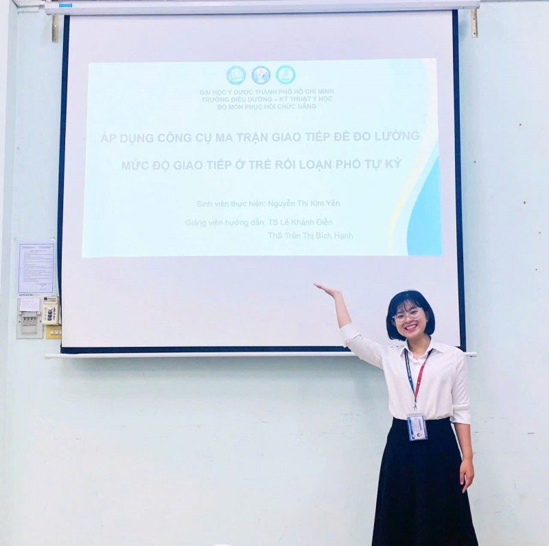 CN.Nguyễn Thị Kim Yến với đề tài khóa luận tốt nghiệp về mức độ giao tiếp ở trẻ tự kỷ. CN.Nguyễn Thị Kim Yến với đề tài khóa luận tốt nghiệp về mức độ giao tiếp ở trẻ tự kỷ.