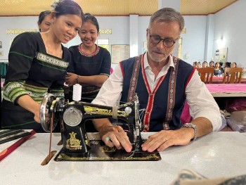 Ensuring French Resources Continue to Contribute to Viet Nam