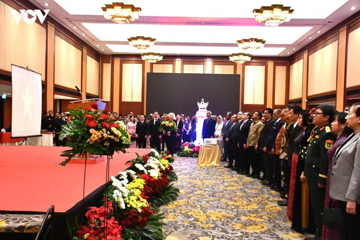 Đông đảo quan khách tham dự buổi lễ kỷ niệm 81 năm Quốc khánh Việt Nam tại Jakarta-VOV Jakarta Đông đảo quan khách tham dự buổi lễ kỷ niệm 81 năm Quốc khánh Việt Nam tại Jakarta-VOV Jakarta
