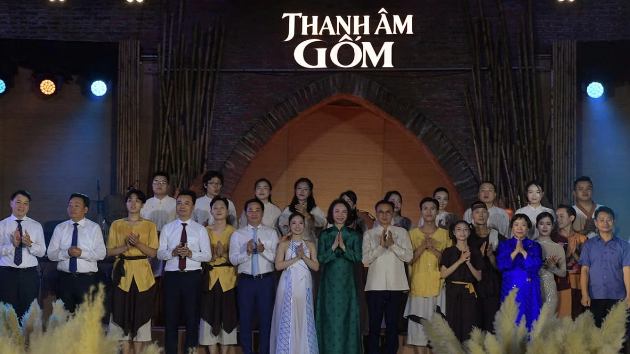 “Thanh âm Gốm”: Đưa câu chuyện Bát Tràng lên sân khấu ngay giữa làng nghề