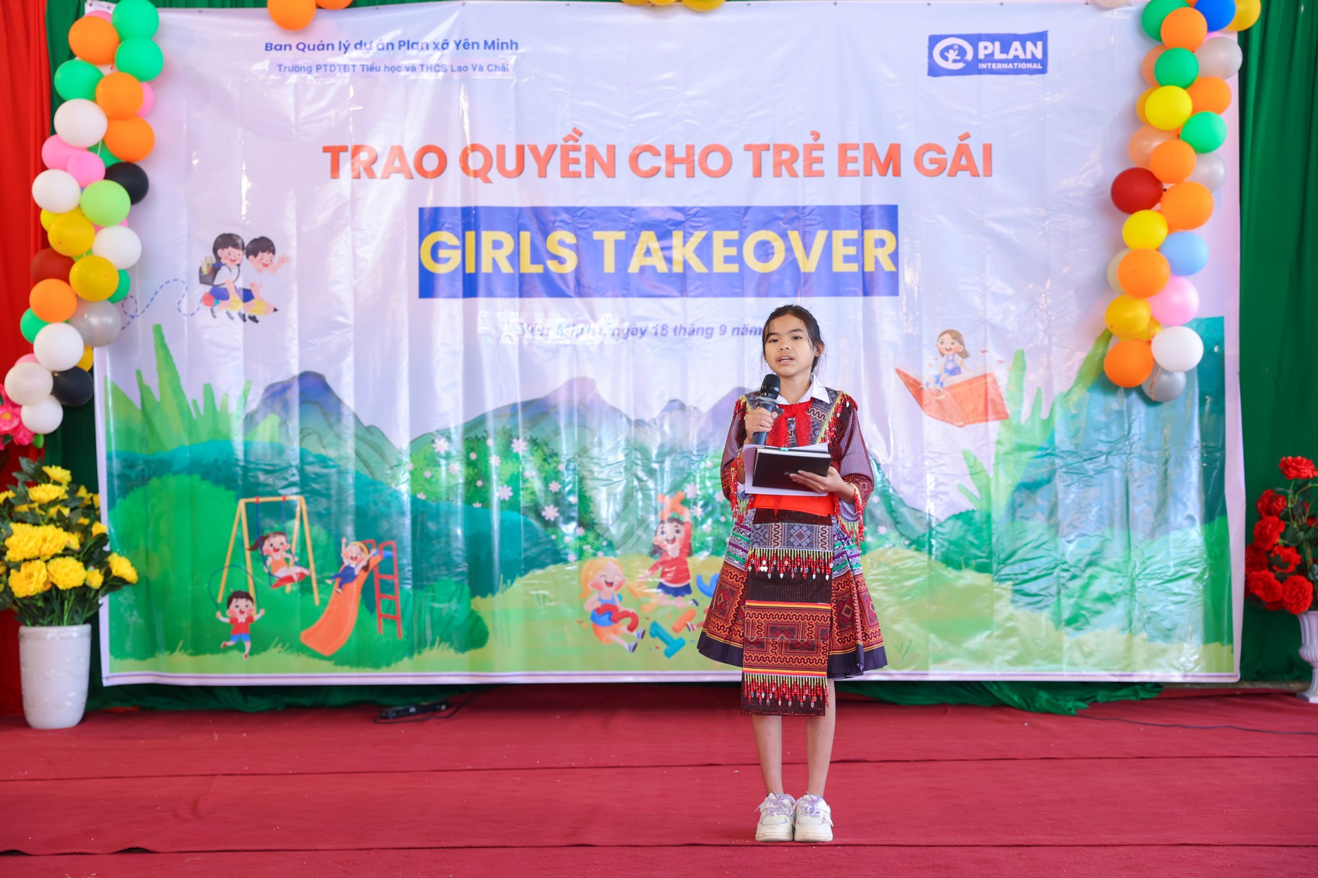 L.N. Thao, in the role of commune leader, shares her wish for more spaces for children to play and exercise and for greater attention to their mental health. (Photo: Dinh Hoa)