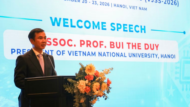Phó Giáo sư, Tiến sĩ Bùi Thế Duy, Giám đốc Đại học Quốc gia Hà Nội phát biểu tại hội thảo. (Ảnh: VJSS) Phó Giáo sư, Tiến sĩ Bùi Thế Duy, Giám đốc Đại học Quốc gia Hà Nội phát biểu tại hội thảo. (Ảnh: VJSS)