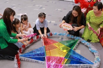 Trung thu kết nối trẻ em Việt Nam ở nước ngoài với văn hóa quê hương