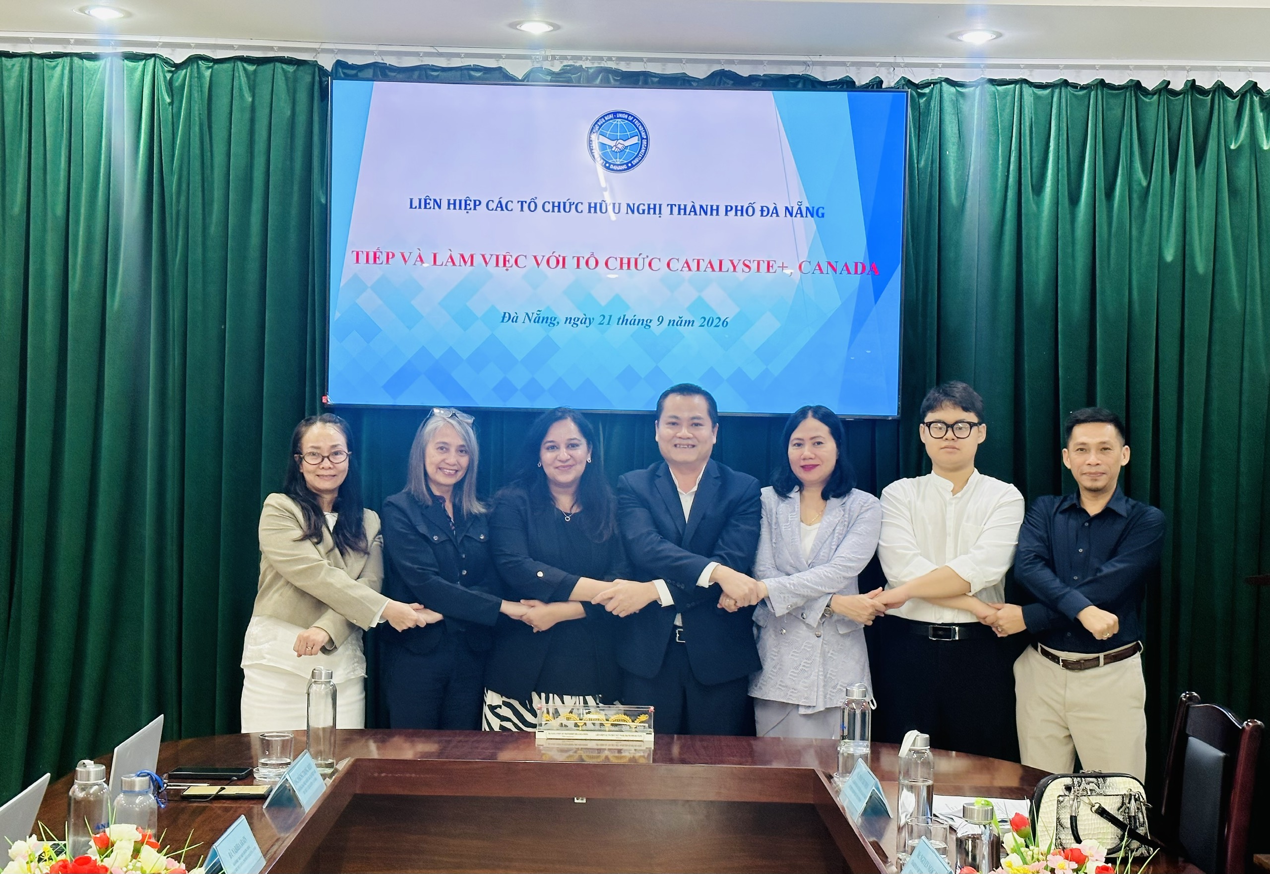Liên hiệp các tổ chức hữu nghị thành phố Đà Nẵng tiếp và làm việc với Tổ chức Tổ chức Catalyste+. Liên hiệp các tổ chức hữu nghị thành phố Đà Nẵng tiếp và làm việc với Tổ chức Tổ chức Catalyste+.