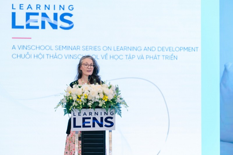 Theo Jocelyn Brewer, với trẻ nhỏ, cha mẹ cần tập trung xây dựng những thói quen sử dụng công nghệ lành mạnh, thay vì chỉ đặt ra các giới hạn về thời gian sử dụng thiết bị. Theo Jocelyn Brewer, với trẻ nhỏ, cha mẹ cần tập trung xây dựng những thói quen sử dụng công nghệ lành mạnh, thay vì chỉ đặt ra các giới hạn về thời gian sử dụng thiết bị.