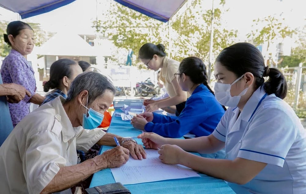 ບັນດາທ້ອງຖິ່ນເລັ່ງລັດການກວດສຸຂະພາບຟຣີໃຫ້ປະຊາຊົນ ບັນດາທ້ອງຖິ່ນເລັ່ງລັດການກວດສຸຂະພາບຟຣີໃຫ້ປະຊາຊົນ